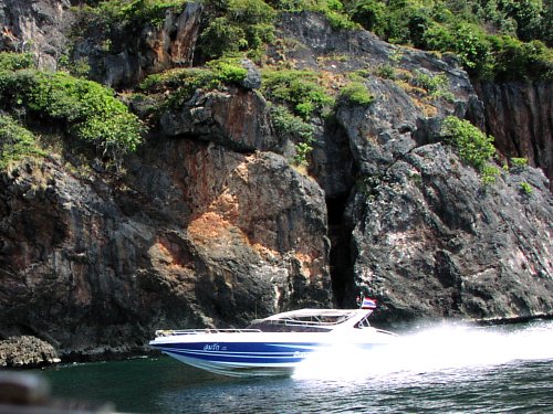 Phi Phi Island / Speeboat